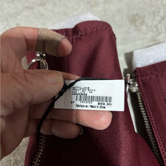 NWT boots with front zipper.  Size 7 - Picture 5 of 5